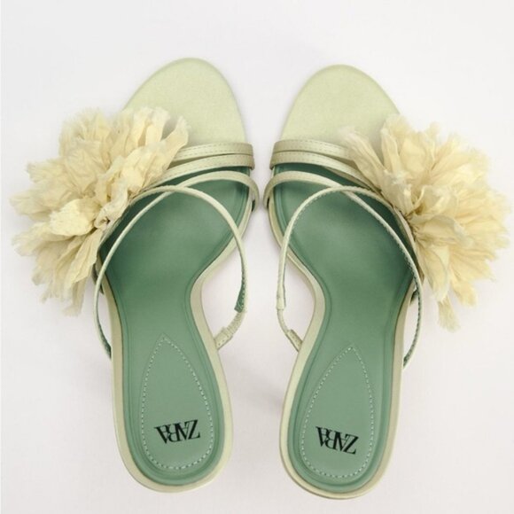 ZARA HEELED SANDALS WITH MAXI FLOWER - Picture 1 of 7